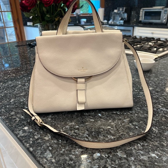 Kate Spade white handbag wear as crossbody in great condition with lots of life. - Picture 4 of 7